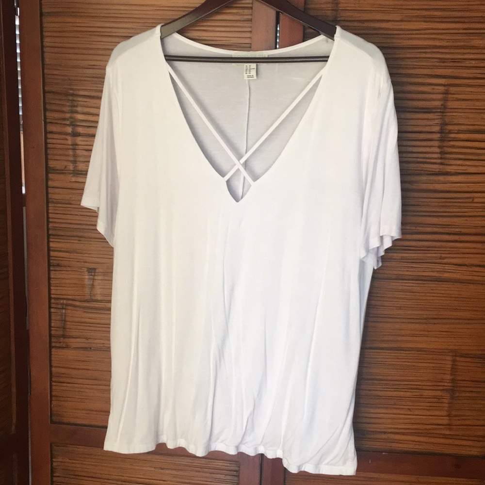Bundle of 2 White V-Neck T-shirt’s 2X/3X
